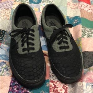 Harry Potter Slitherine Vans 9.5 W 8 M NWOB